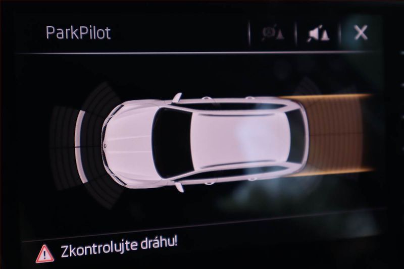 Škoda Octavia (2017) 1.6 TDI, Navi, Tempomat - fotka 20 z 25