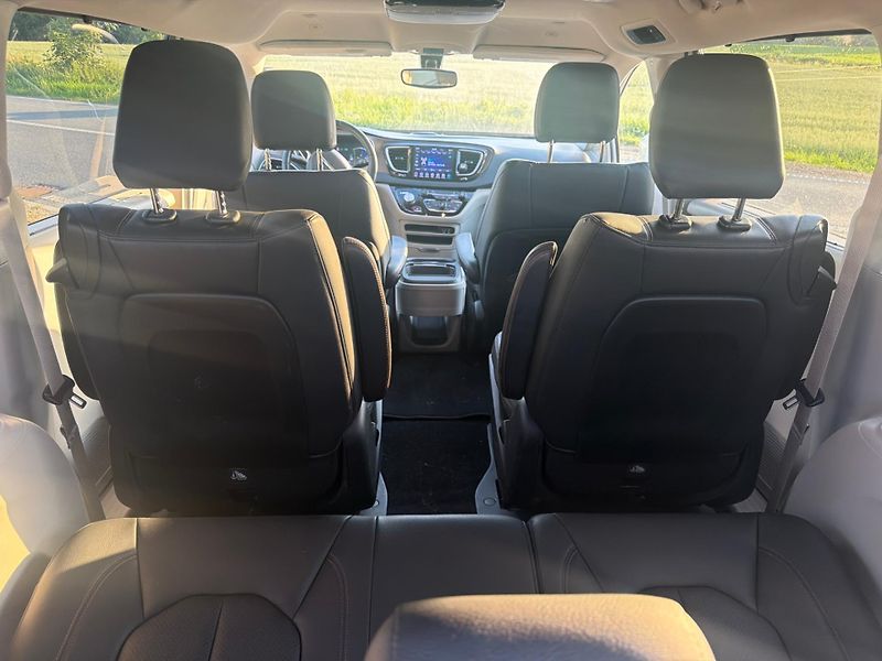 Chrysler Pacifica (2018)  3,6 L DVD Hybrid Plug In 2018 - fotka 8 z 20