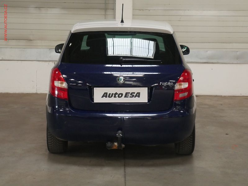 Škoda Fabia (2012) 1.6TDi, ČR, Ambiente, AC, TZ - fotka 5 z 13