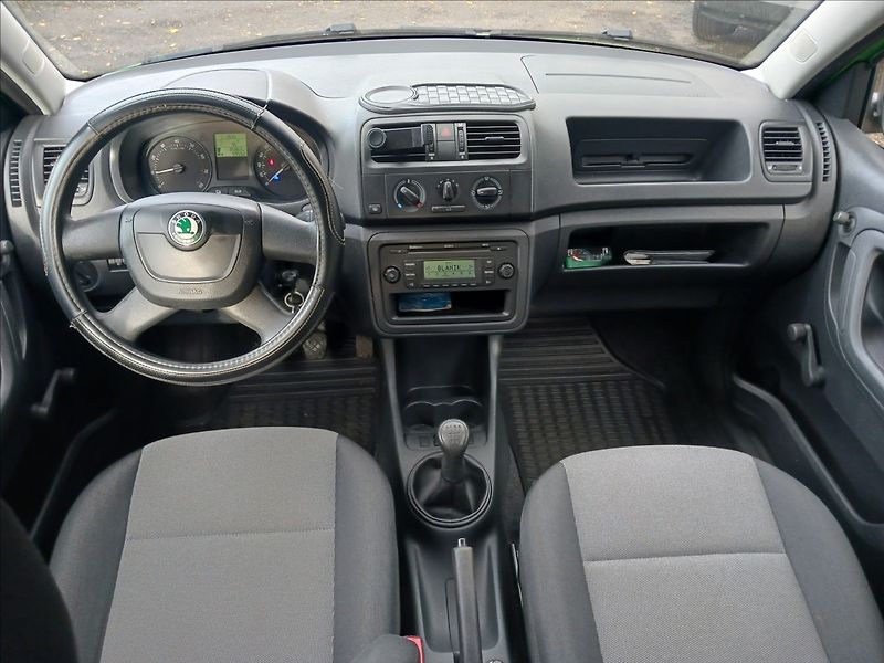 Škoda Fabia 1,2 1. MAJ. GARÁŽOVANÉ, TAŽNÉ - fotka 13 z 20