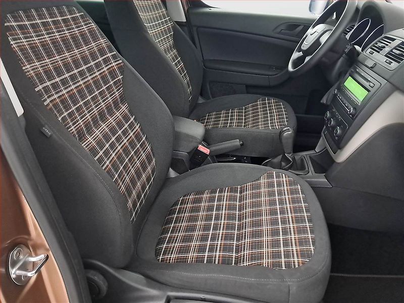 Škoda Yeti (2012) 1.4 TSI, Serv.kniha, Tempomat - fotka 9 z 15
