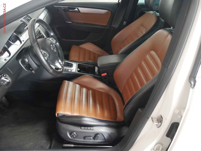 Volkswagen Passat (2012) 3.6 FSi 4x4, ČR, DSG, bixen - fotka 9 z 20