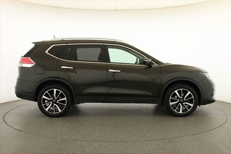 Nissan X-Trail (2017) 2.0 dCi, 7 míst, Serv.kniha - fotka 6 z 21