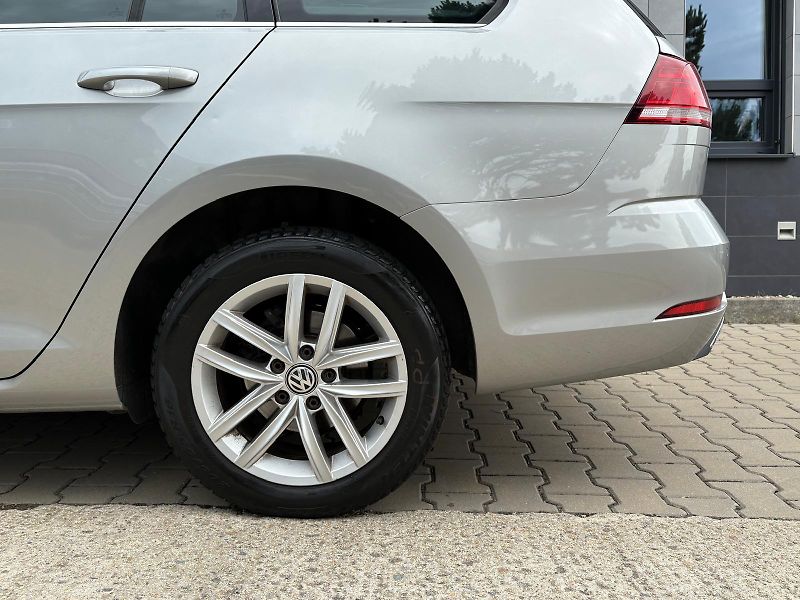Volkswagen Golf Variant 1.4TGI 81 kW Highline ČR,1.MAJ - fotka 5 z 50