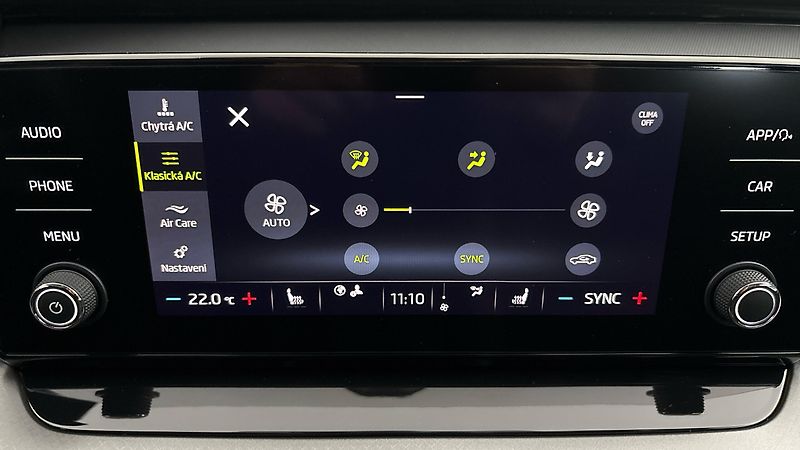 Škoda Octavia 2.0 TDI DSG Ambition - fotka 24 z 24