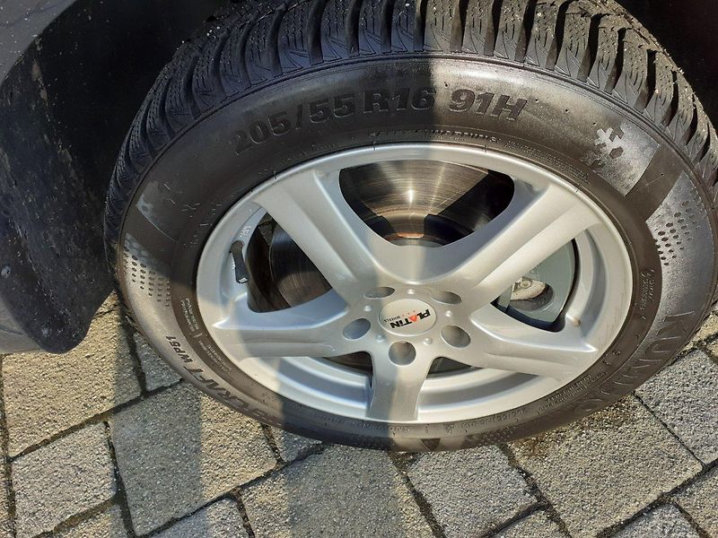 Volkswagen Sharan (2011) 2.0 TDi TREND - fotka 21 z 35