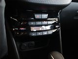 Peugeot 2008 (2017) 1.2 PureTech, Automat, Navi - náhled 13