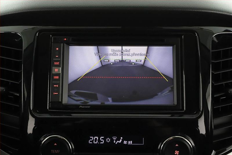 Mitsubishi L200 (2017) 2.4 DI-D - fotka 13 z 20