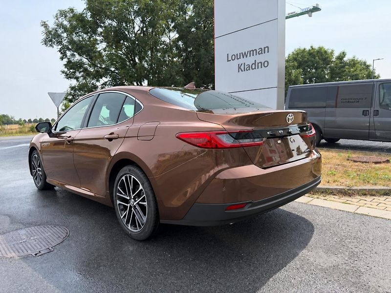 Toyota Camry 2.5 HEV Executive - fotka 4 z 5