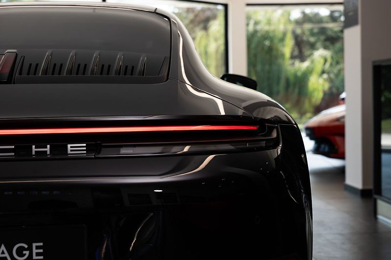 Porsche 911 (992.2) Carrera Pano/Bose/Spor - fotka 23 z 23