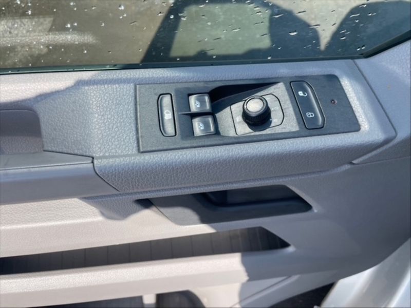 Volkswagen Transporter 2,0 TDI 81 - fotka 11 z 11