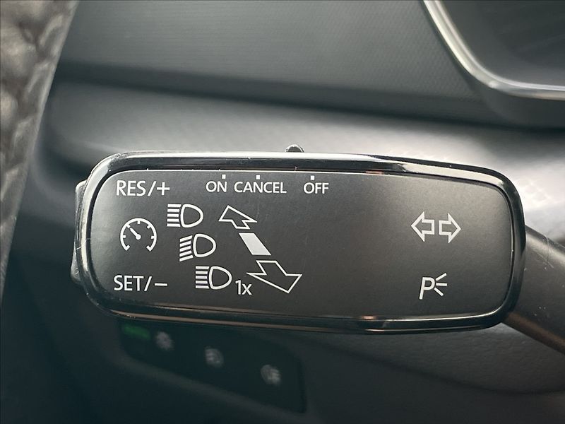 Škoda Octavia 2,0 TDI 4x4 DSG Ambition TAŽNÉ - fotka 11 z 23