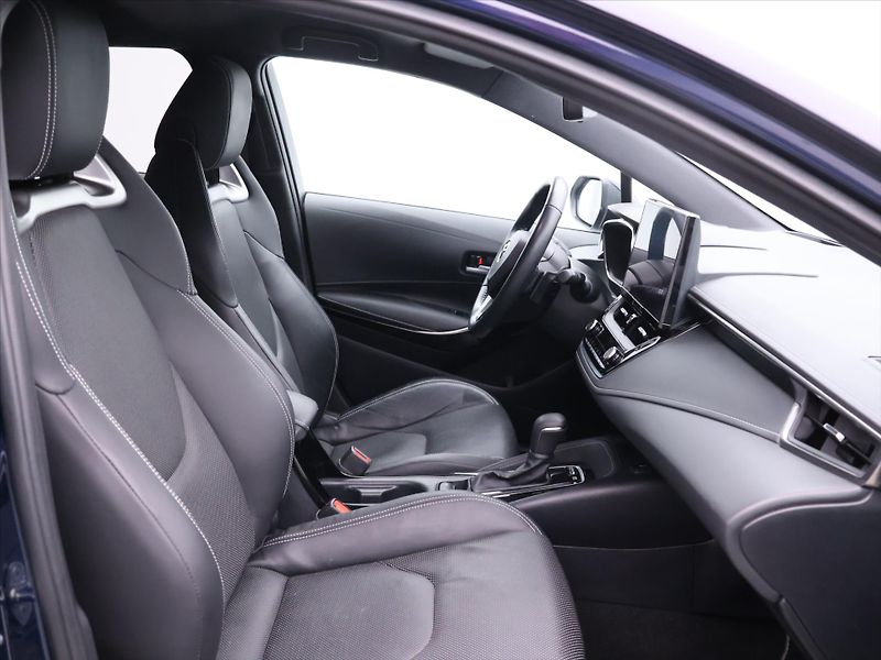 Toyota Corolla 2,0 HEV Executive Sport CZ DPH - fotka 14 z 38