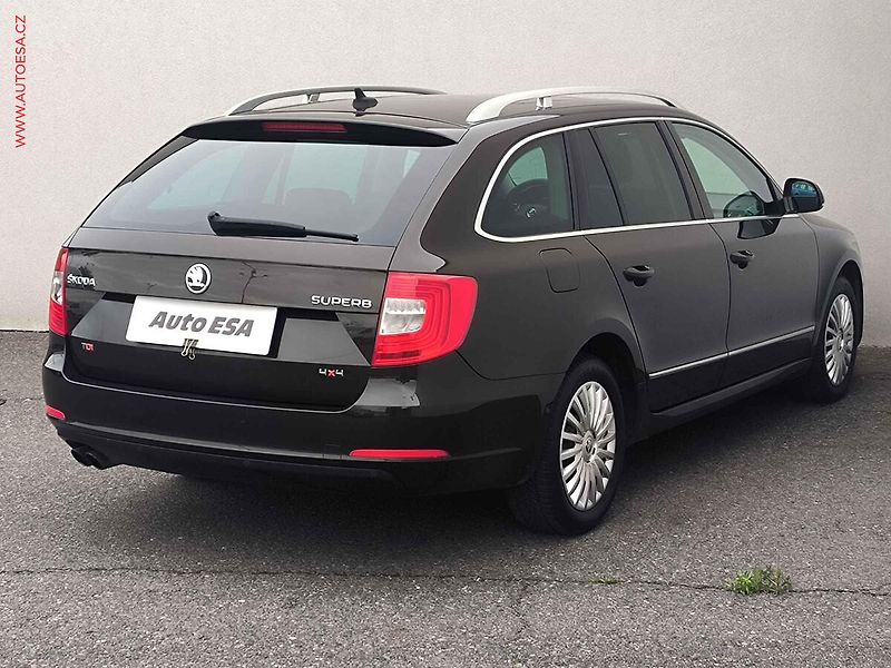 Škoda Superb (2014) 2.0 TDi 4x4, 1.maj,ČR, L&K - fotka 4 z 22