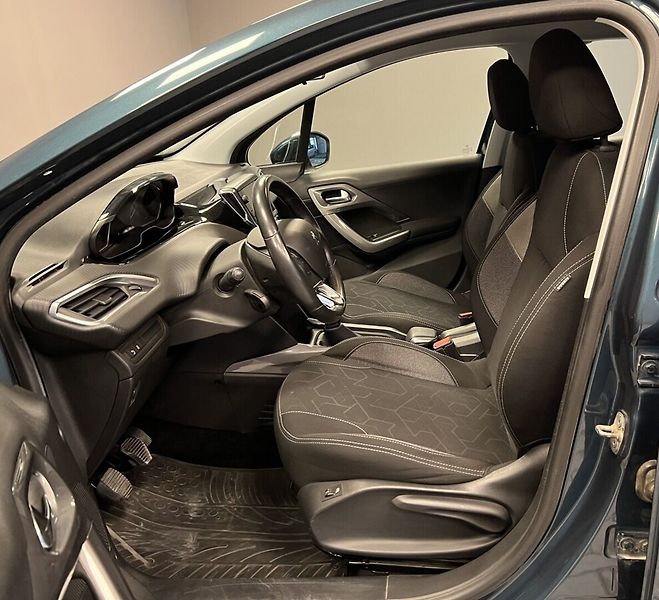 Peugeot 2008 1.2 PURE TECH ACTIVE - fotka 8 z 16