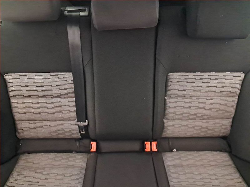 Škoda Octavia (2009) Ambiente 1.4 TSI - fotka 10 z 16