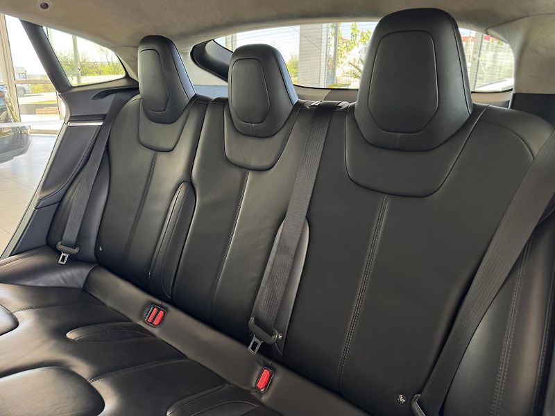 Tesla Model S 90D AWD*CCS*Vzduch - fotka 14 z 31