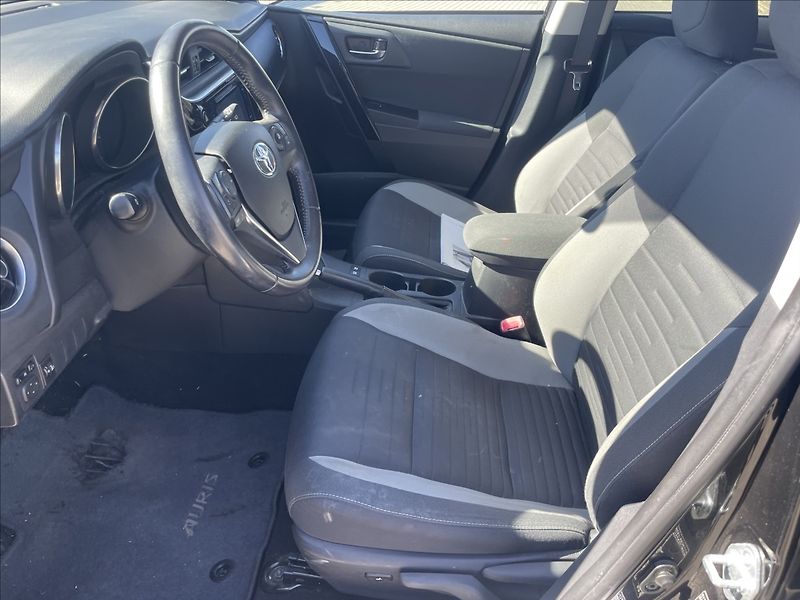Toyota Auris 1,8 E-CVT Hybrid CZauto 1maj D - fotka 7 z 37