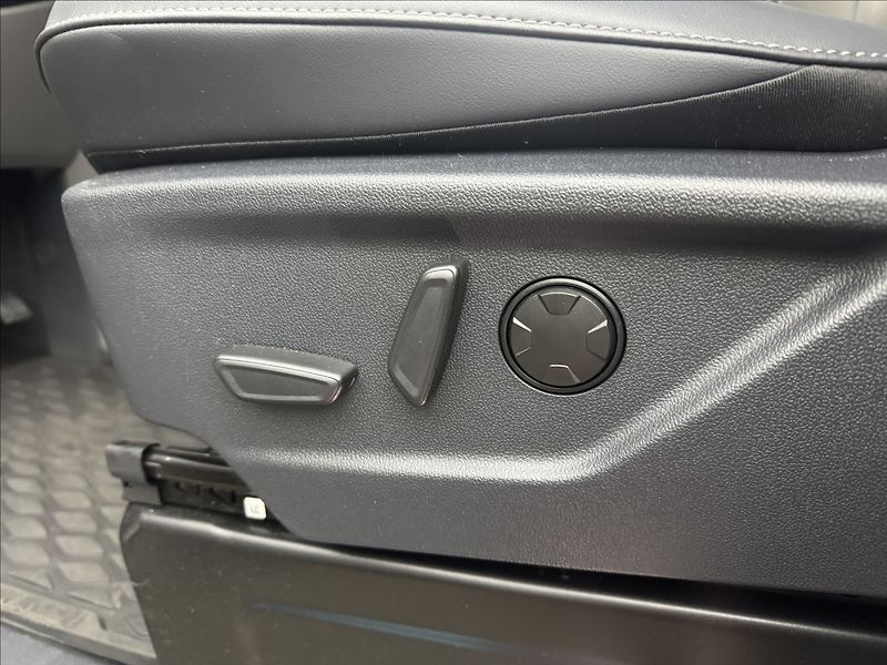 Volkswagen Caravelle 2,0 DSG 4X4 DPH LONG ZÁRUKA ČR - fotka 42 z 53