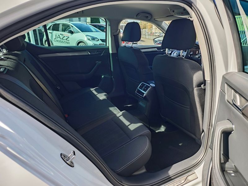 Škoda Superb iV 1.4 TSi Style Plug-in 160kW - fotka 12 z 50