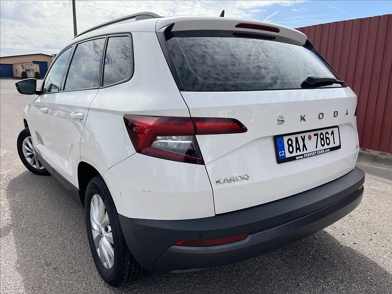 Škoda Karoq 2,0 TDi 110 4x4 DSG TAŽNÉ -DPH - fotka 45 z 46