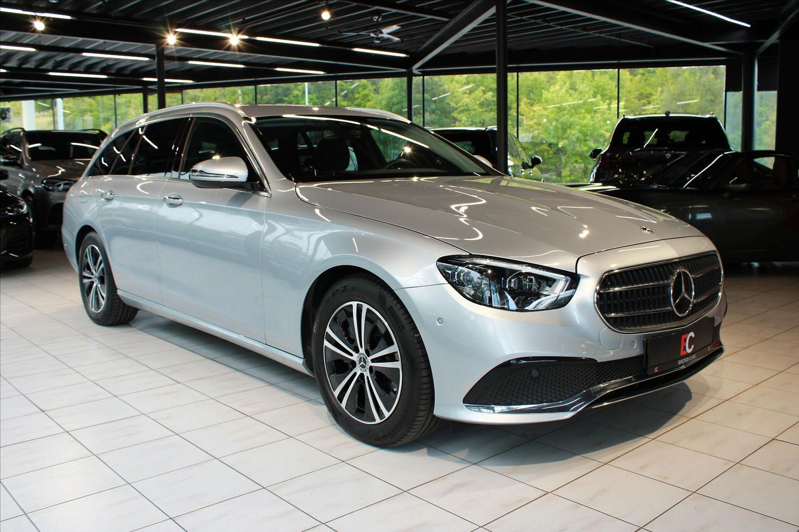 Mercedes-Benz Třídy E 220d 4MATIC Avantgarde DIS+ /