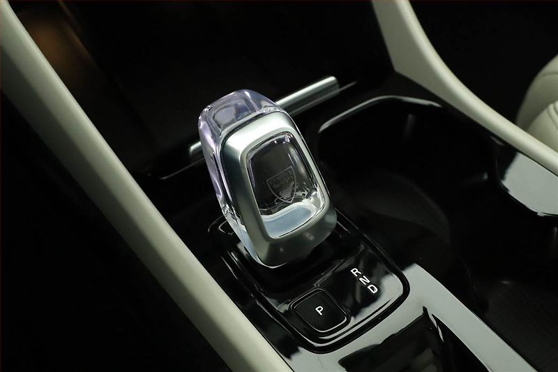 Volvo XC40 (2020) T5 Recharge - fotka 10 z 21