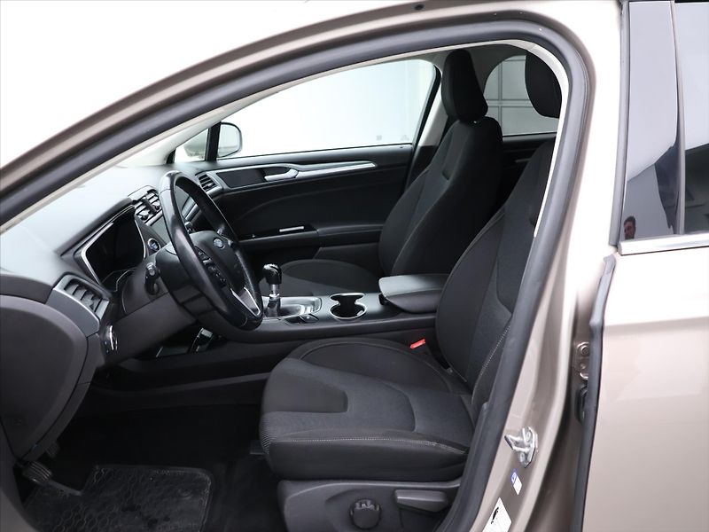 Ford Mondeo 2.0 TDCI 110kW Titanium Navi - fotka 11 z 30