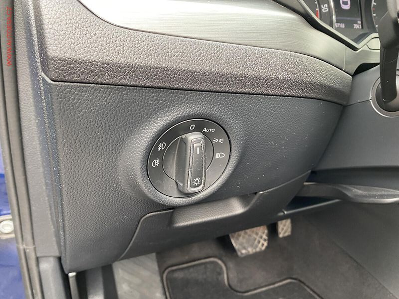 Škoda Superb (2015) 2.0 TDI 4x4, ČR, DSG, bixen - fotka 18 z 19