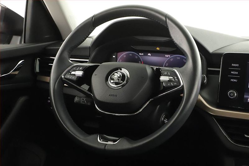 Škoda Kamiq (2023) Style 1.0 TSI - fotka 8 z 15