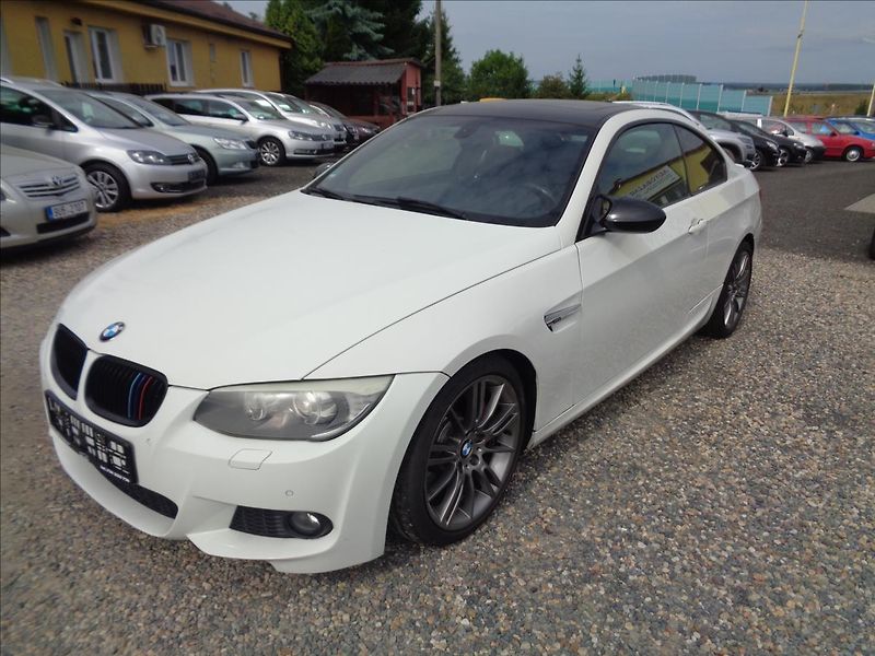BMW Řada 3 3,0 - fotka 20 z 26