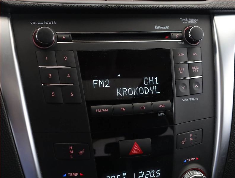 Suzuki Kizashi (2014) 2.4 VVT, Serv.kniha, Xenony - fotka 12 z 16