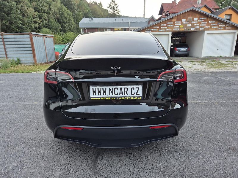 Tesla Model Y RWD 235kw 95,3 % - fotka 8 z 49
