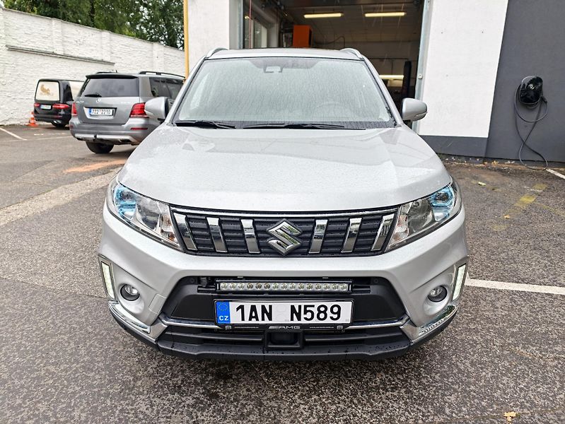Suzuki Vitara 1,4T Aut. Elegance 4x4 - fotka 3 z 30