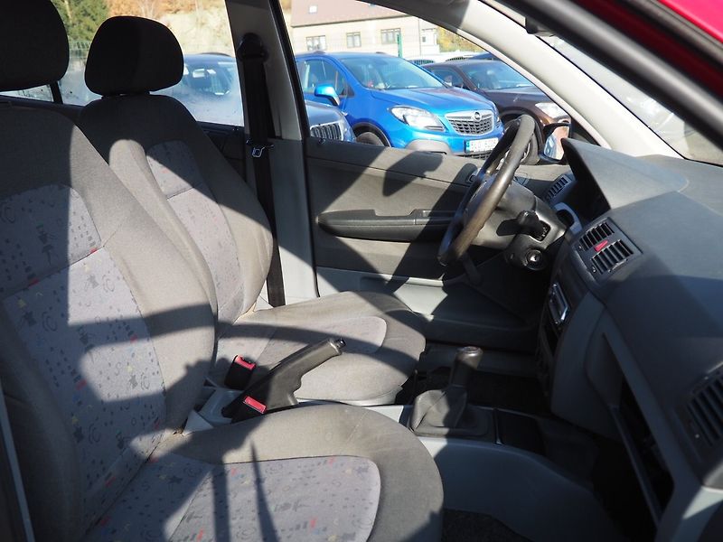 Škoda Fabia (2005) 1,2 HTP - fotka 20 z 29
