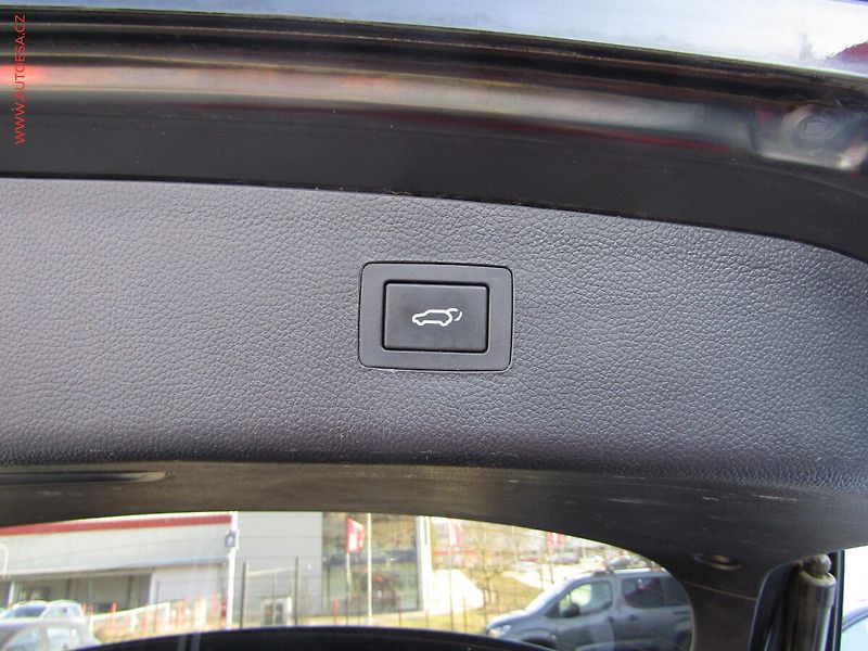 Hyundai i40 (2016) 1.7 CRDi, 1.maj,ČR, AT - fotka 19 z 20