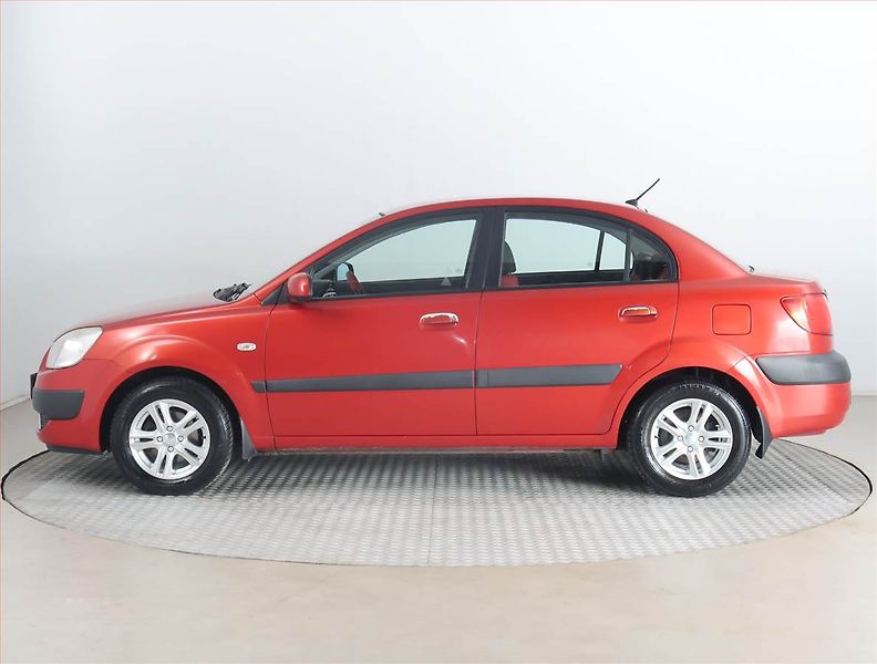 Kia Rio (2008) 1.4 16V, po STK, rezervace - fotka 3 z 15