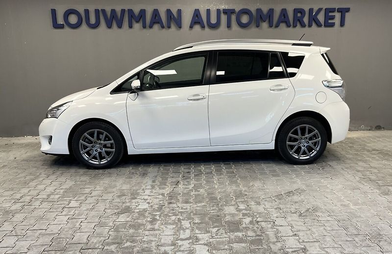 Toyota Verso 2.2 AT STYLE D-CAT 7míst - fotka 3 z 17