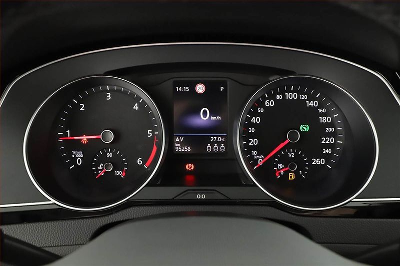 Volkswagen Passat (2021) Elegance 2.0 TDI - fotka 8 z 24
