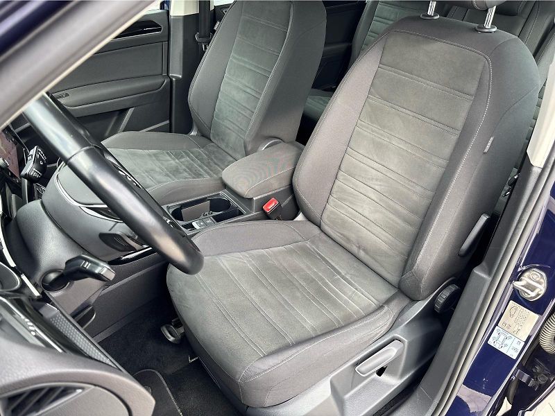 Volkswagen Touran 2,0TDi 140kW HIGHLINE BUSINESS - fotka 22 z 30