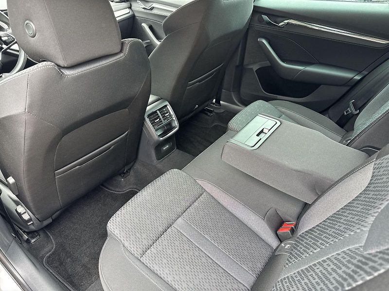 Škoda Octavia (2023) Combi 1.5 TSI M-HEV DSG Style - fotka 8 z 32
