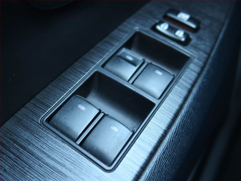 Toyota Avensis (2010) 2.2 D-4D, Automat, Xenony - fotka 17 z 18