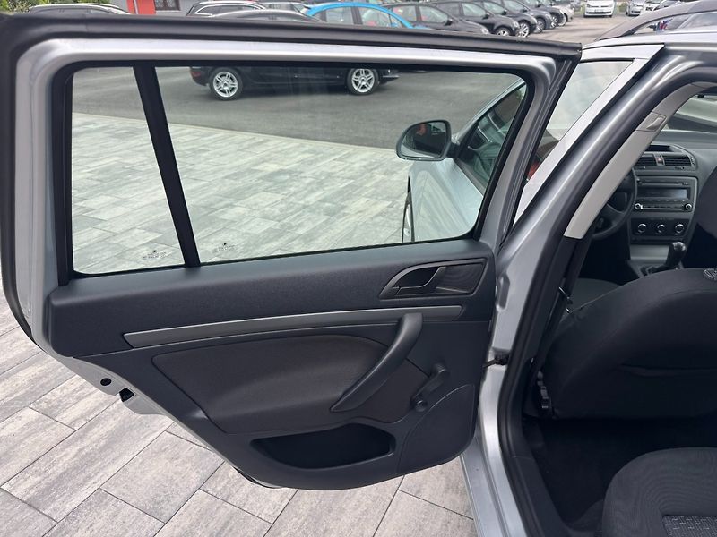 Škoda Octavia (2012) Comfortline 1.2 TSI 77kW - fotka 12 z 29