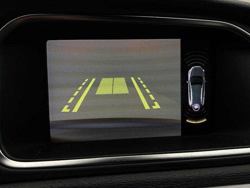 Volvo V40 CC D3 PLUS AUT - fotka 37 z 39
