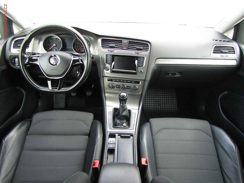 Volkswagen Golf (2014) 1.6TDi, Comfortline, zmk. - fotka 8 z 18