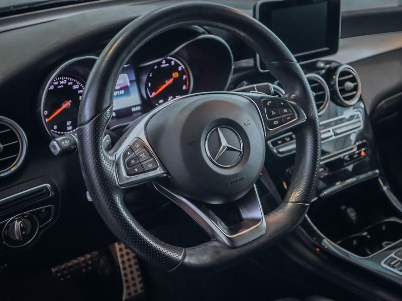 Mercedes-Benz GLC 250 4M AMG - fotka 19 z 24