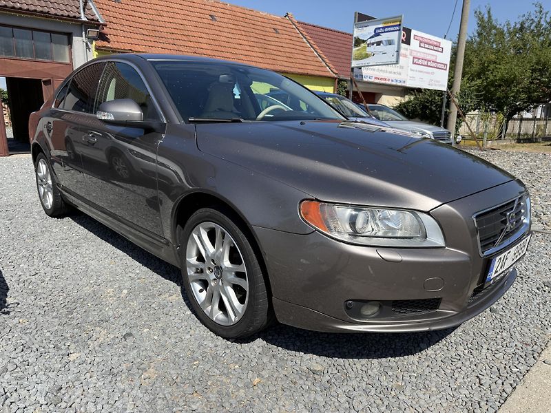 Volvo S80 2.4 D5 136 KW ALU. - fotka 6 z 12