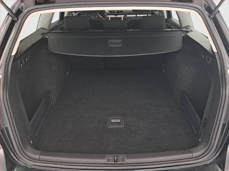 Volkswagen Passat (2011) Comfortline 2.0 TDI, po STK - fotka 14 z 18
