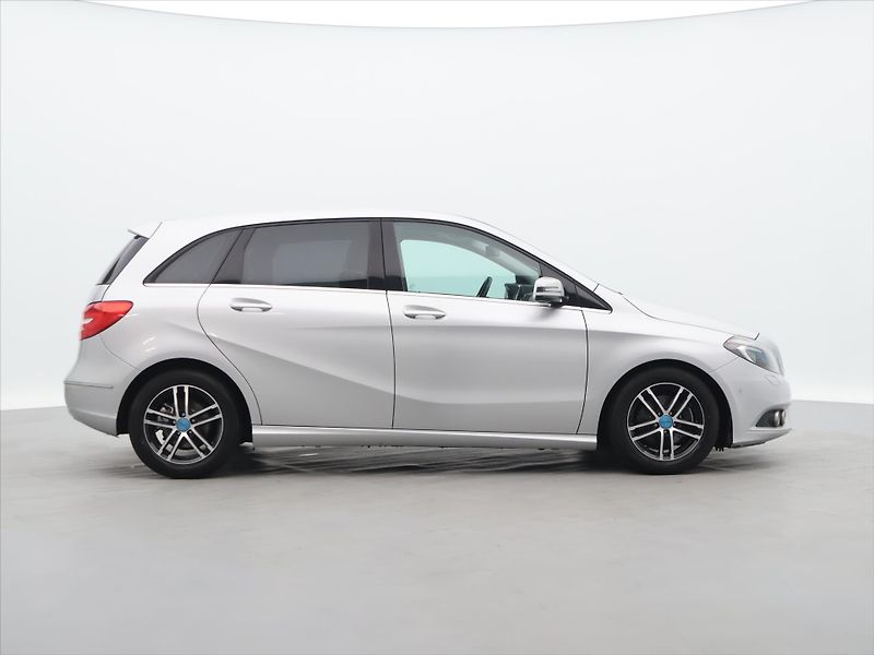 Mercedes-Benz Třídy B 1,6 200i 138kW Navi Xenon - fotka 8 z 37
