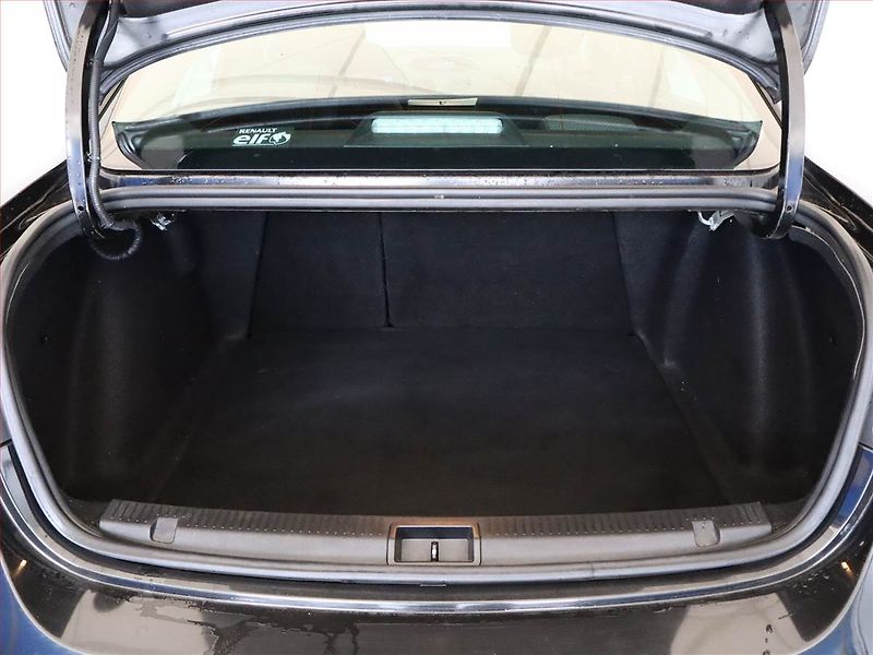 Renault Fluence (2012) 1.6 16V, nová STK, servisované - fotka 11 z 15